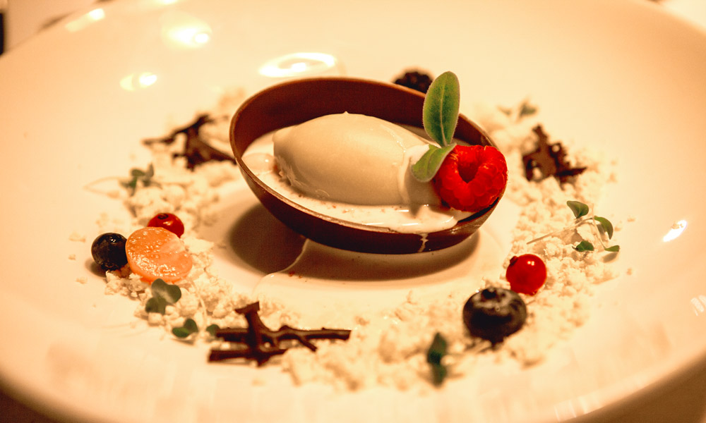 Michelin Oliu restaurant gourmet spain port andratx mallorca dessert