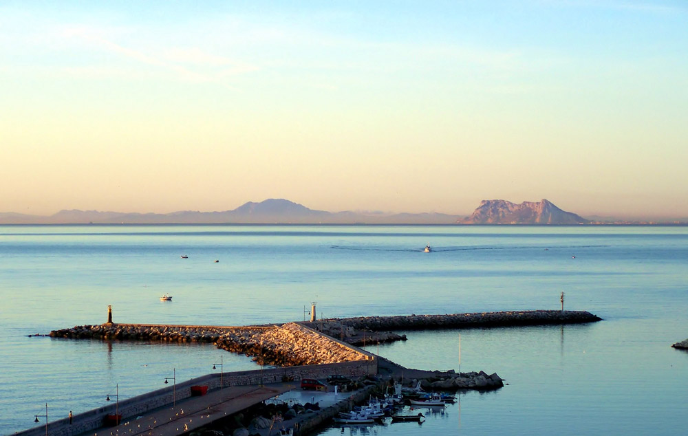 New Golden Mile property selection is situated next to the Puerto Deportivo de Estepona marina. 