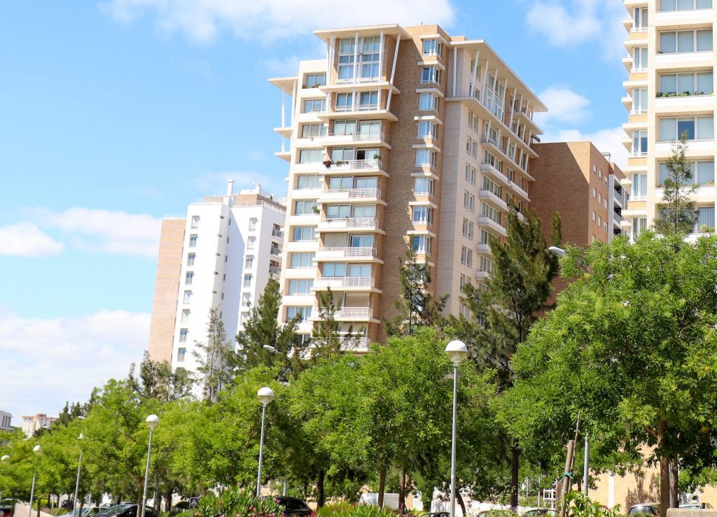 amadora property real estate portugal Lisbon sintra oeiras casafari metasearch