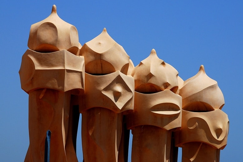 Centinelas de Gaudí, en Casa Milà, Barcelona, España