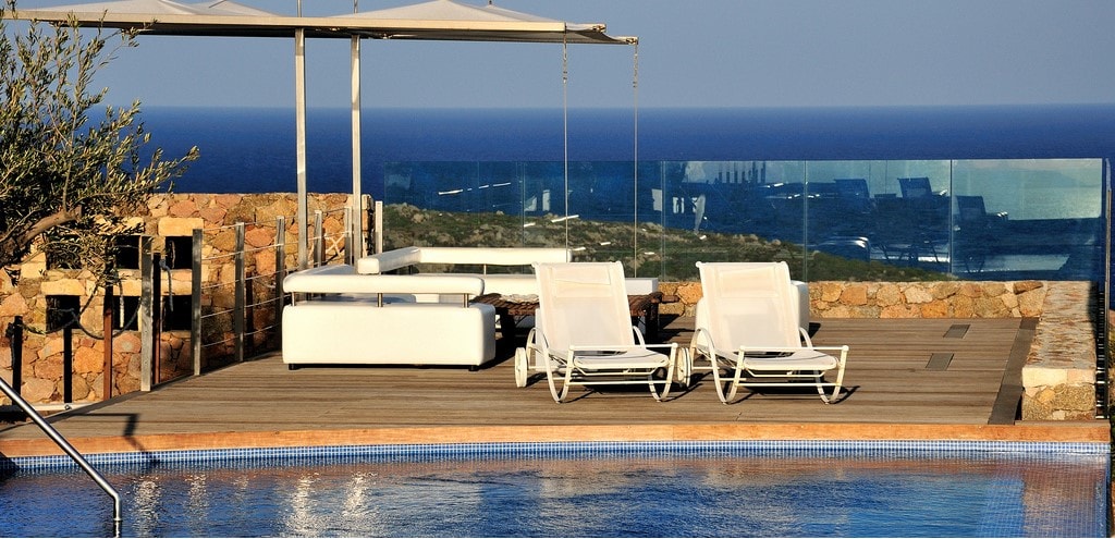 Piscina de luxo em Faro, Algarve, Portugal