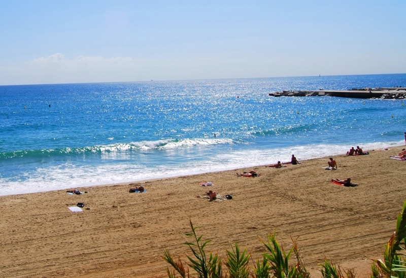 Playa junto al Barrio Gòtic, Barcelona, España