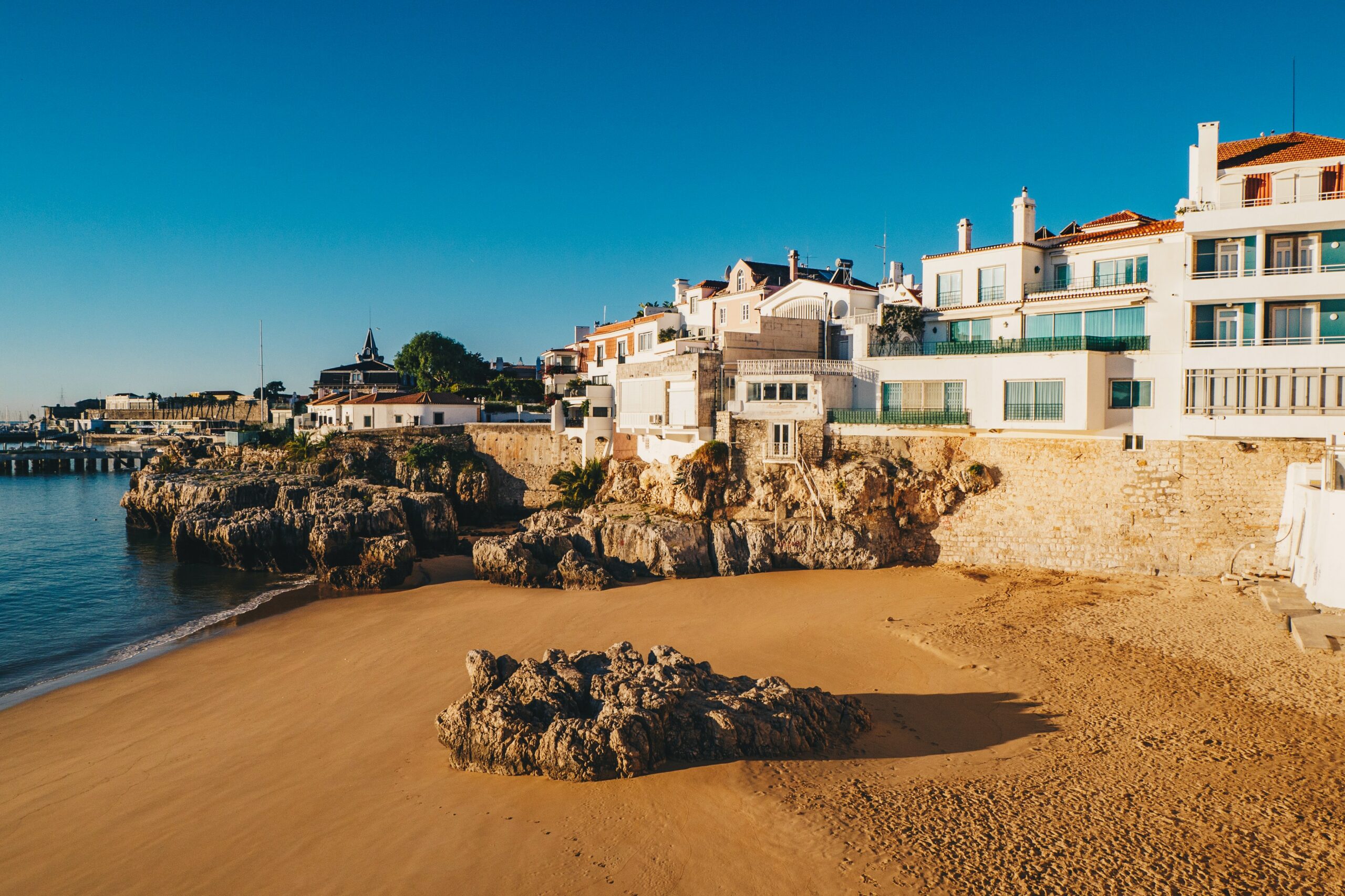 Praia da Rainha, Cascais, Portugal