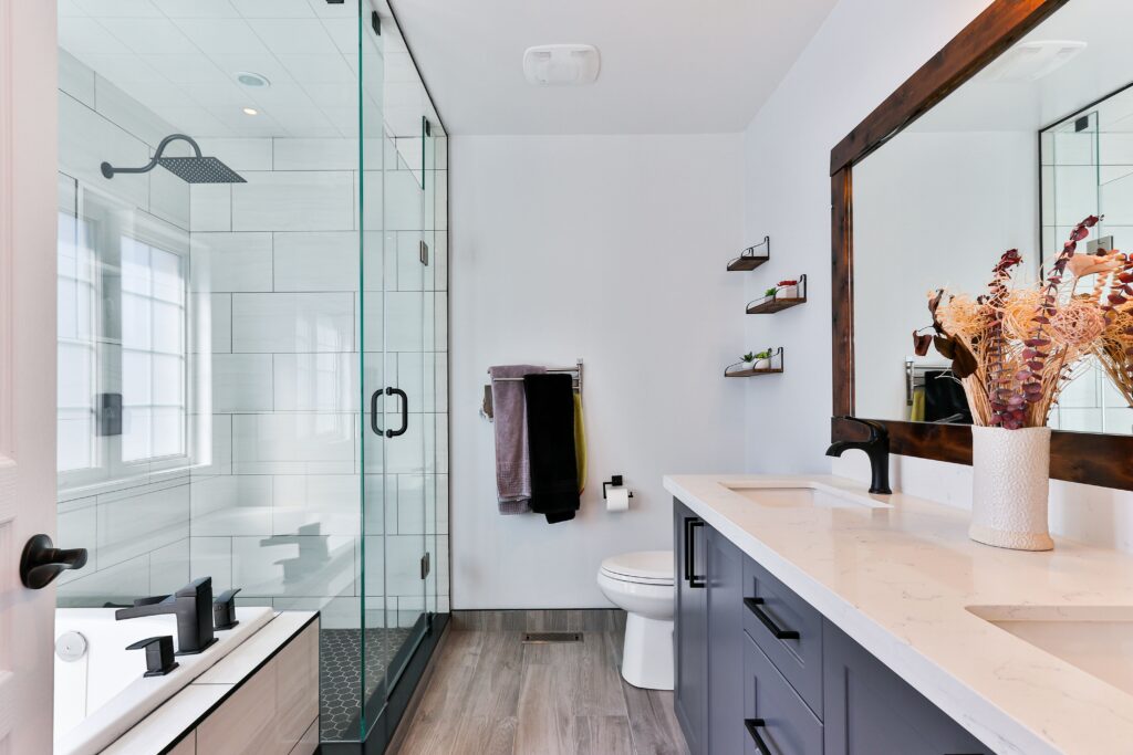 Bad eines Hauses, das Home Staging durchlaufen hat