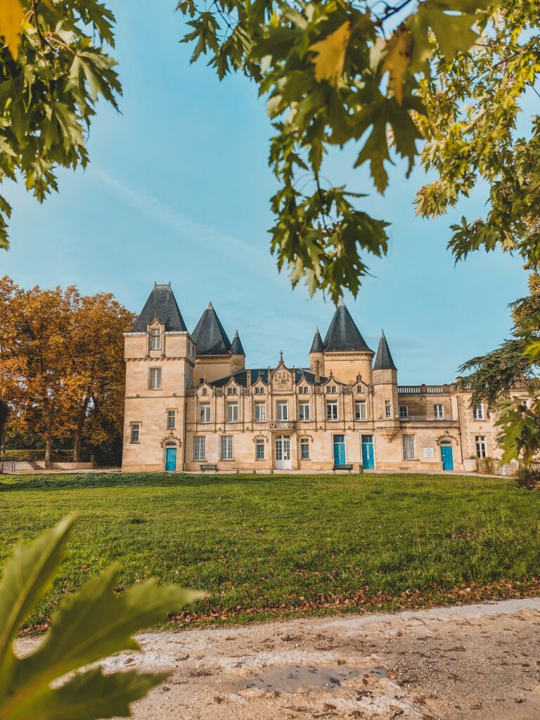 Vieux château dans la ville de Bordeaux