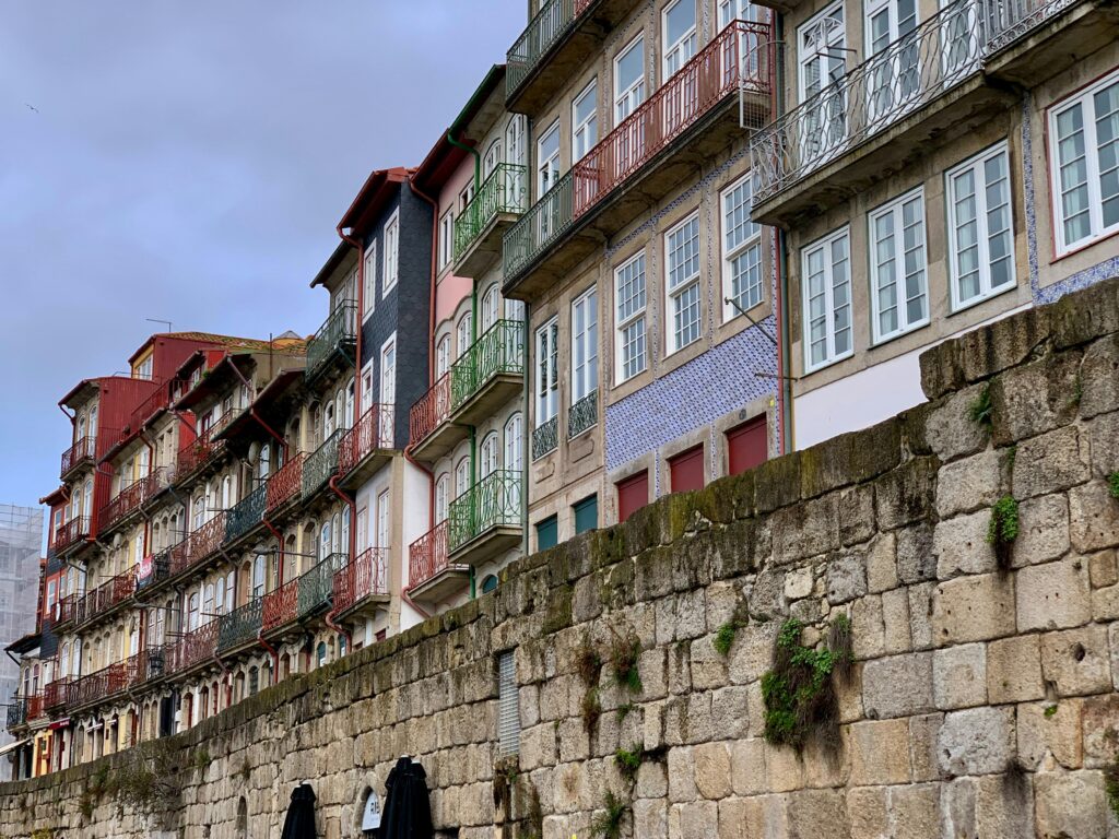 Casas do Porto à beira do rio Douro